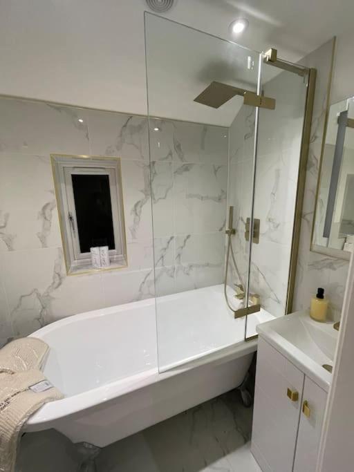 Newly Renovated 3 Bed Property - Countryside Views Dunstall エクステリア 写真